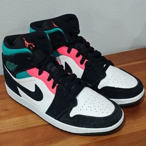 Jordan 1 Mid 'SE South Beach'